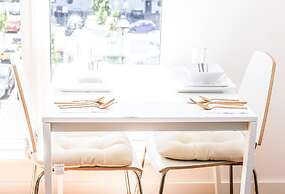 Bright 2BR Apartments Quays