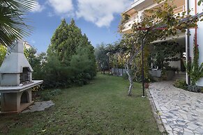 Apartments Levan Ceja