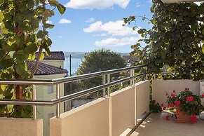 Apartments Levan Ceja