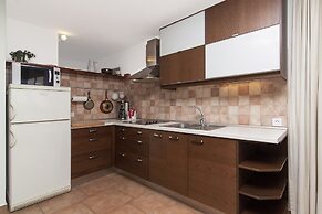 Apartments Levan Ceja