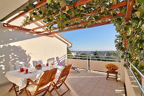 Apartments Levan Ceja