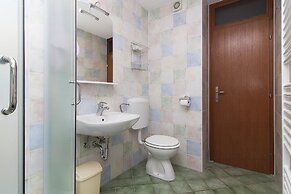 Apartments Levan Ceja