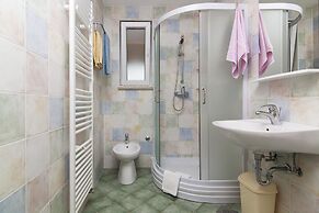 Apartments Levan Ceja