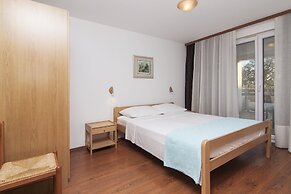 Apartments Levan Ceja