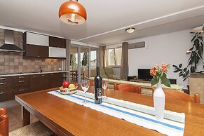 Apartments Levan Ceja