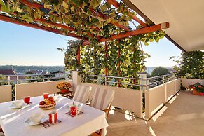 Apartments Levan Ceja