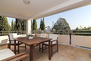 Apartments Levan Ceja