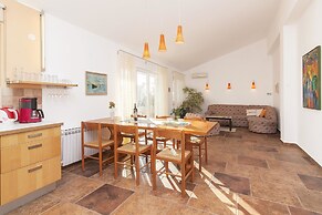 Apartments Levan Ceja