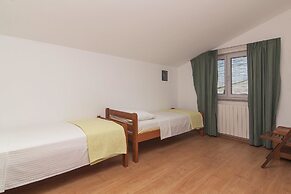 Apartments Levan Ceja