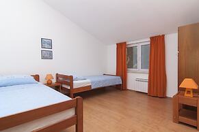 Apartments Levan Ceja