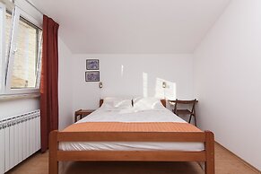 Apartments Levan Ceja