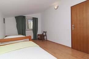 Apartments Levan Ceja