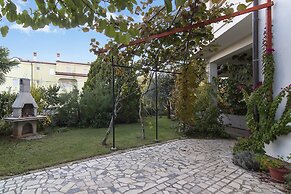 Apartments Levan Ceja