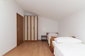 Apartments Levan Ceja