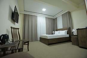 Ayvon Express Hotel
