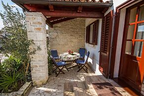 Appartment House Peresiji