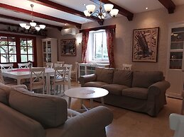 Appartment House Peresiji