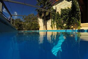 Appartment House Peresiji