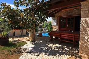 Appartment House Peresiji