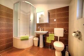 Apartments Orange Medulin