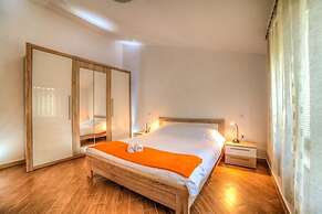 Apartments Orange Medulin