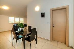 Apartments Orange Medulin