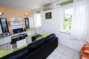 Apartment Tomy / Studio A2