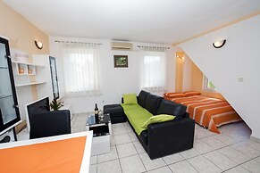 Apartment Tomy / Studio A2