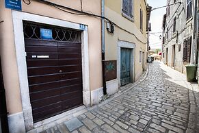 Apartment Tomy / Studio A2