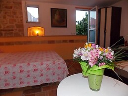 Apartment Tomy / Studio Terrace A1