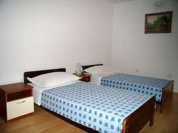 Apartments Ivan Rogoznica