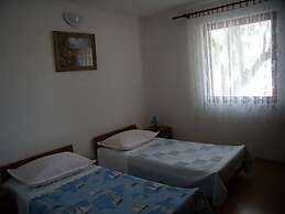 Apartments Ivan Rogoznica