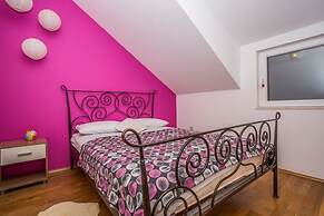 Holiday House Tina Seget