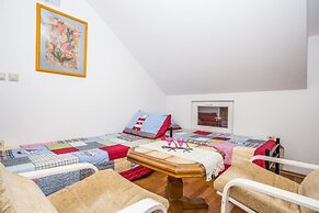 Holiday House Tina Seget