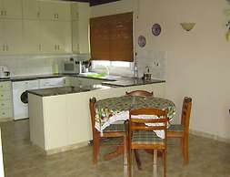 Layia Bungalow