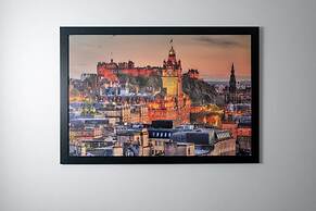 Modern Bright Apartment Near Centre