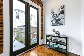 Spacious Townhouse close to FQ & City Hot Spots