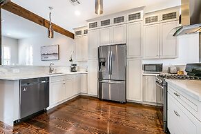 Spacious Townhouse close to FQ & City Hot Spots
