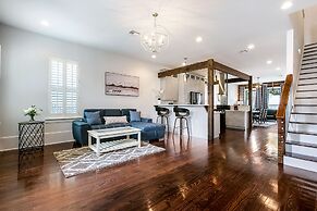 Spacious Townhouse close to FQ & City Hot Spots
