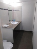 Au Petit Canal Fleuri