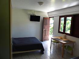 Au Petit Canal Fleuri