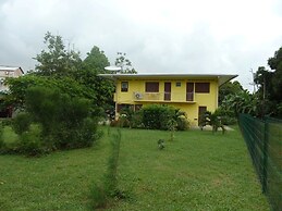 Au Petit Canal Fleuri