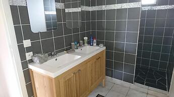 Au Petit Canal Fleuri