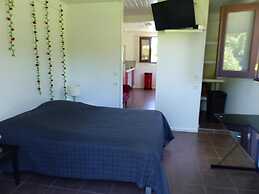 Au Petit Canal Fleuri