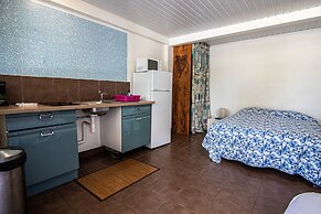 Au Petit Canal Fleuri