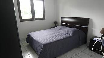 Au Petit Canal Fleuri