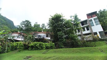 Haut Monde Hill Stream Resort and Spa