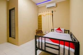 OYO 867 Bettah Coba Homestay