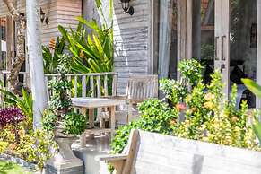 The Box Paradise Bungalow