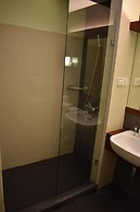 Paradise Hotel Nyaung Shwe